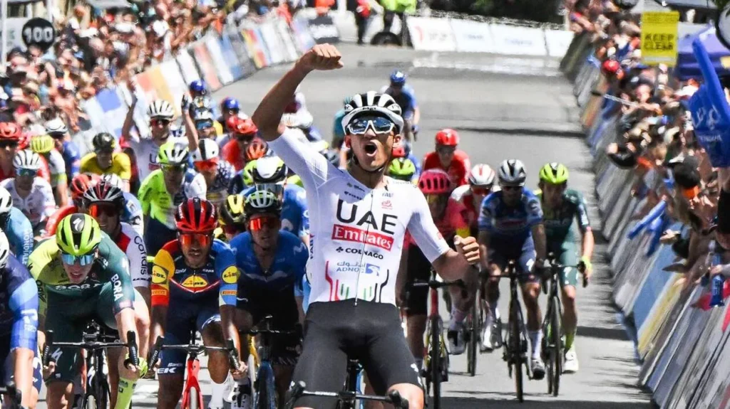 Tour d’Autriche 2025 : Le jeune mexicain Isaac Del Toro décroche le général. 2 MjAyNDAxM2MzNGZjOWY0Y2Y0ZjIwZGQ0NzliMWU4NTcyM2YwOGI