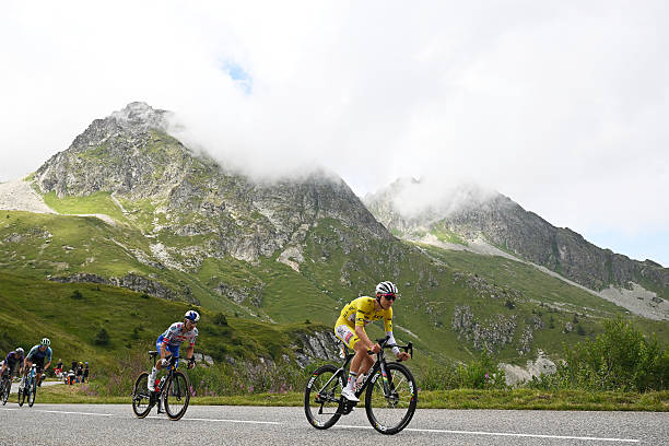 La Vuelta 2025 : Sans Tadej Pogacar, UAE Emirates-XRG misera sur Almeida et Ayuso. 2 Tadej Pogacar.