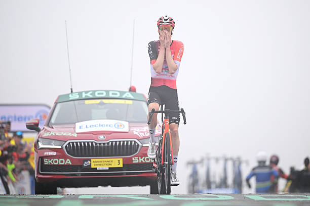 Tour de France 2025 – Étape 14 : Thymen Arensman remporte l’étape et offre la victoire à Ineos Grenadiers.