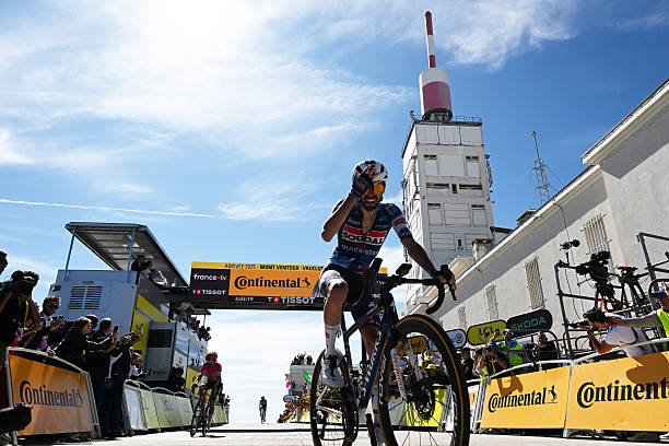 Tour de France 2025 – Étape 16 : Valentin Paret-Peintre s’impose au Mont Ventoux et décroche la première victoire française.