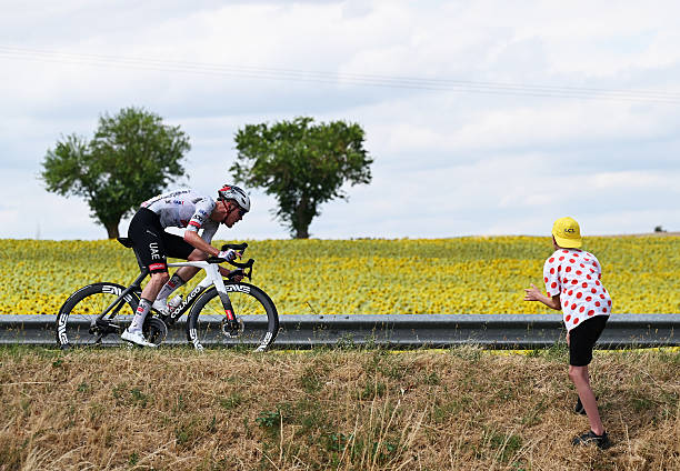Tour de France 2025 – Étape 16 : profil, parcours et favoris pour l’arrivée au Mont Ventoux.