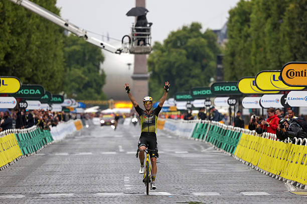 Tour de France 2025 – Étape 21 : Wout van Aert s’impose sur les Champs, Tadej Pogacar remporte le général. 2 Wout van Aert , Tour de France.