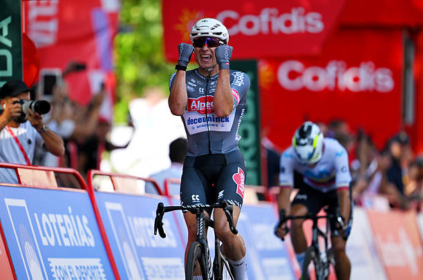 La Vuelta 2025 – Étape 1 : Jasper Philipsen s’impose d’entrée et s’empare du maillot rouge. 2 Jasper Philipsen.