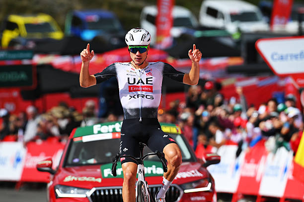 La Vuelta 2025 – Étape 7 : Juan Ayuso rebondit et s’impose au sommet de Cerler.