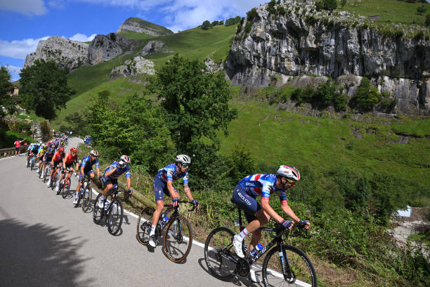 La Vuelta 2025 : un parcours exigeant à découvrir dès le 23 août.