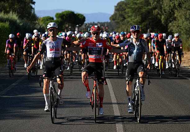 La Vuelta 2025 – Étape 21 | La dernière étape interrompue par les manifestations, Jonas Vingegaard roi d’Espagne.