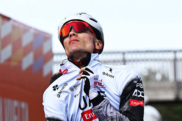 La Vuelta 2025 – ‘’Une véritable dictature’’ : Ayuso prend position contre la direction de UAE Team Emirates.