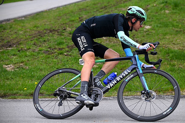 Plus de 12 heures d’effort, 323 km et 8 100 m de dénivelé : Paul Seixas prêt à marquer l’histoire du cyclisme français en 2026 ?