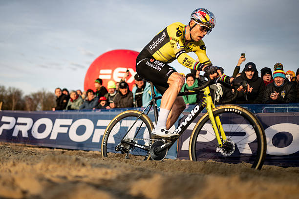 Cyclo-Cross | Wout Van Aert s’exprime sur l’avenir de Mathieu Van der Poel : « J’ai été choqué en lisant ça, mais je le comprends »